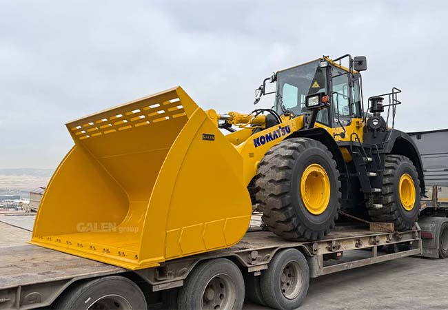 Komatsu WA380 Hafif Malzeme Kovası
